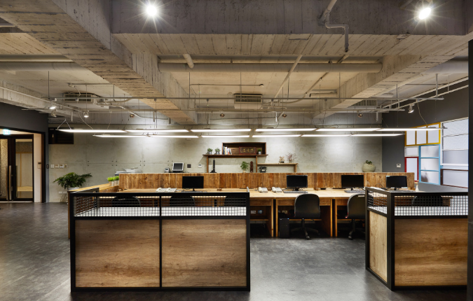 旋轉(zhuǎn)椅成辦公室新寵:舒適與效率并存的裝修設(shè)計(jì)選擇